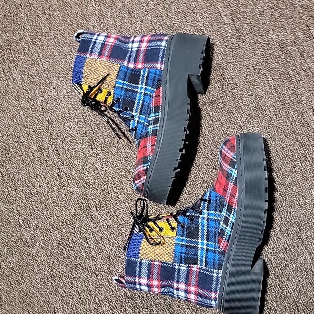 NEW Jeffrey Campbell Plaid Platform Combat Boots - Picture 4 of 6
